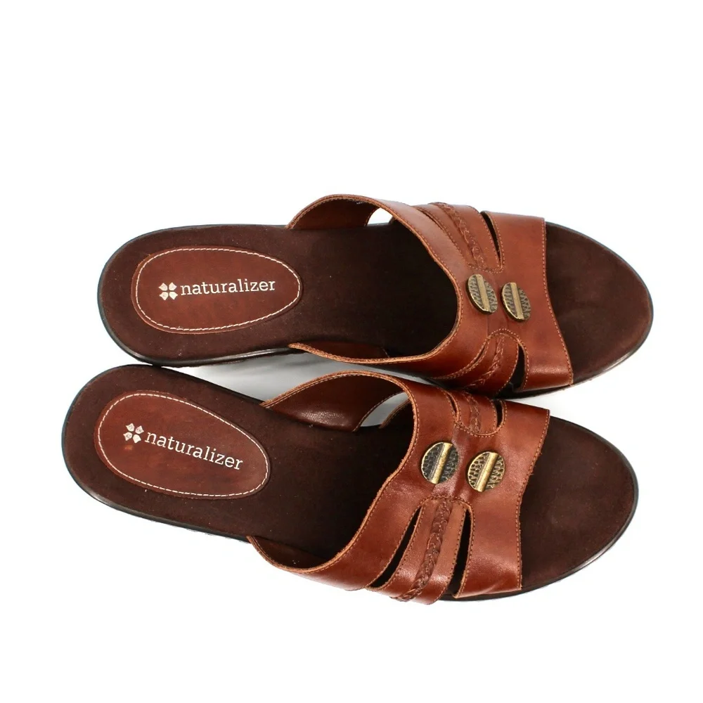 Naturalizer Wedge sandal in Brown